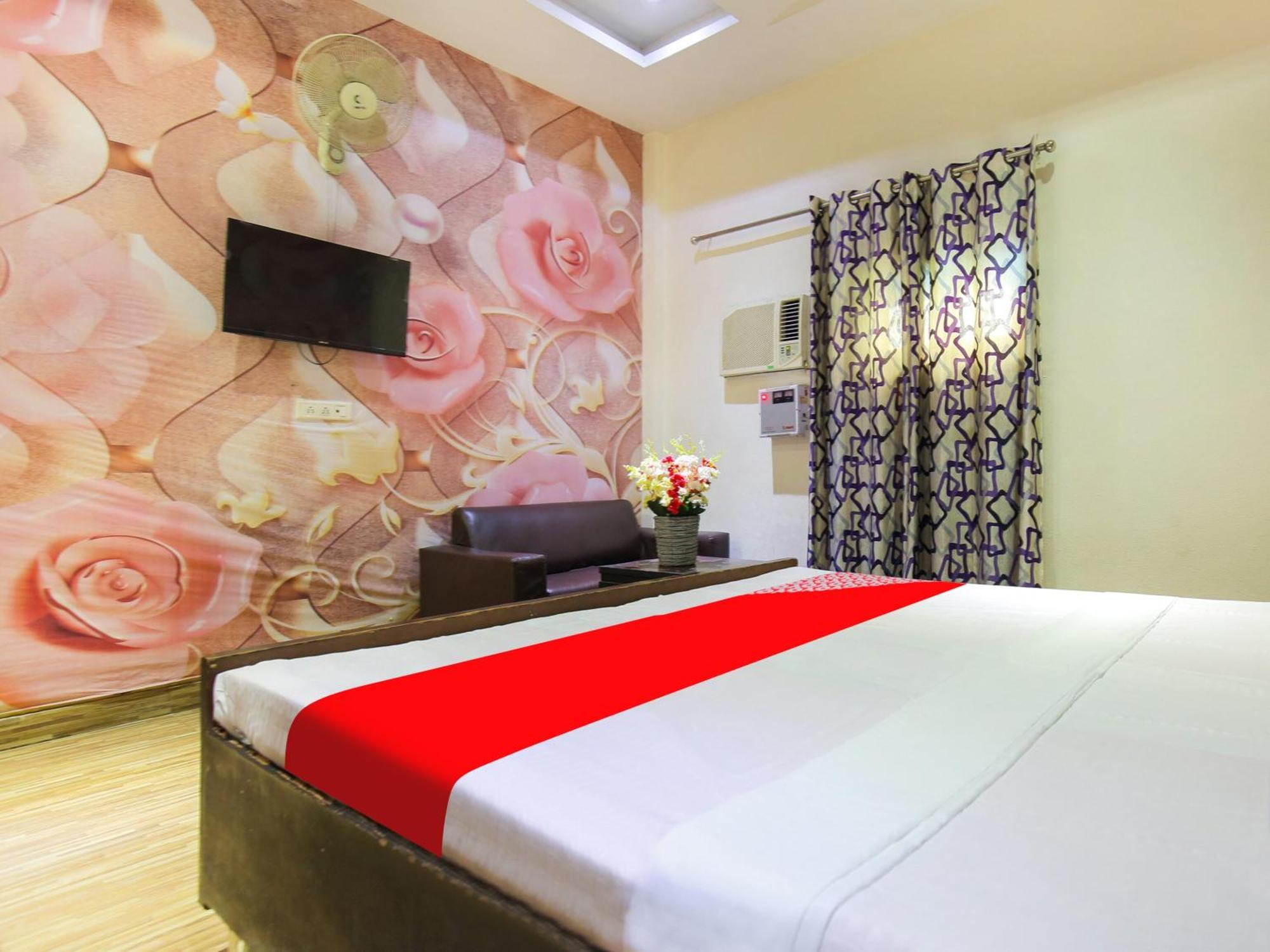 Oyo Flagship Hotel Le Aley Regency Ludhiana Bagian luar foto